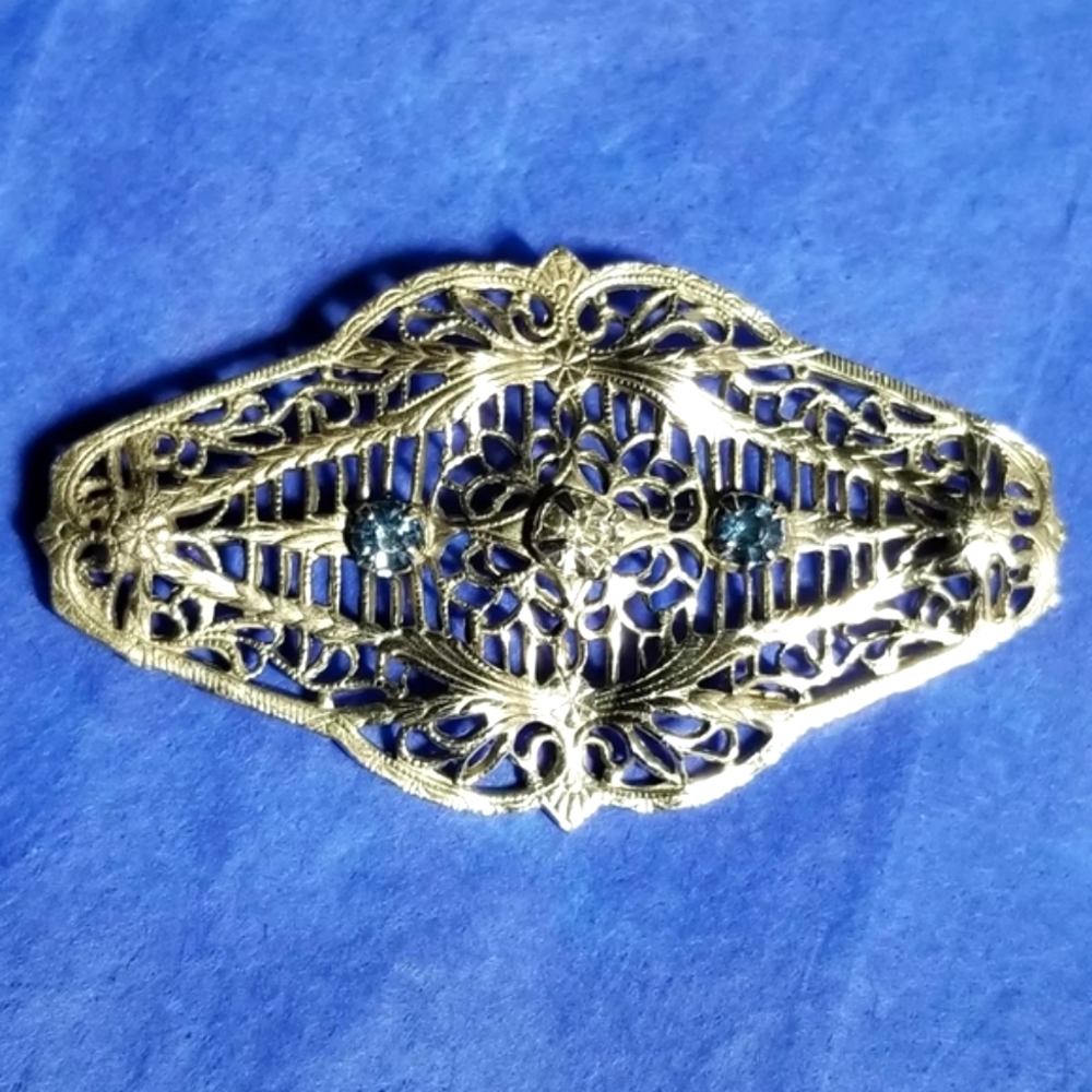 Vintage Art Deco filigree pin brooch blue gem silver tone